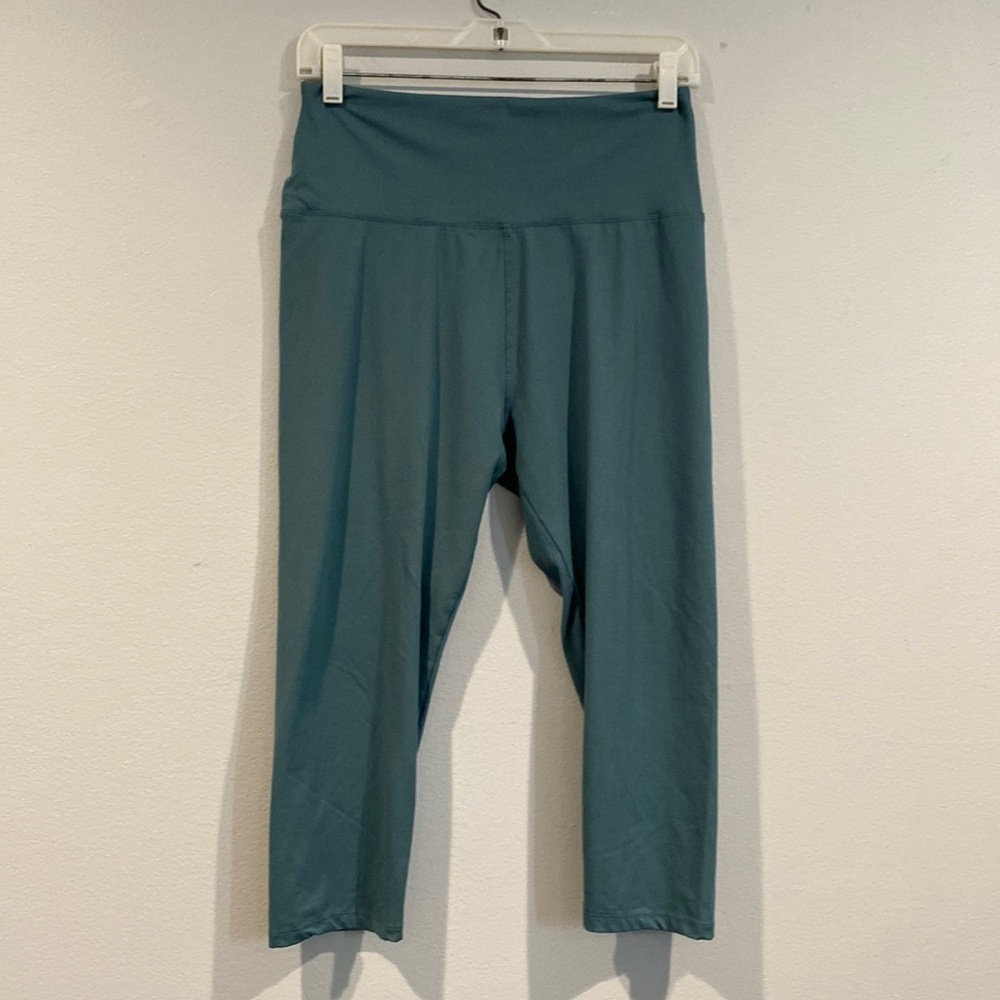 Dark Teal Cropped Extremely Soft and Stretchy Leggings - Size Large/Extra Large